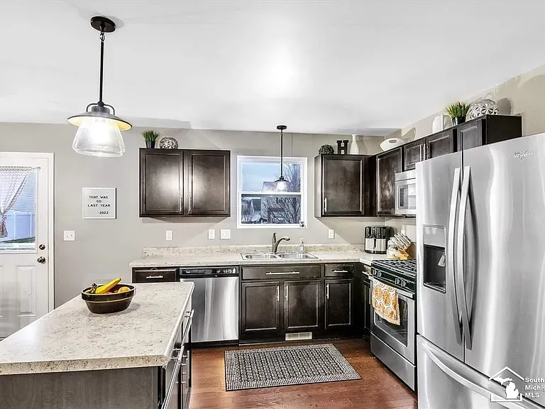 8422 Walnut Hl — Photo 9