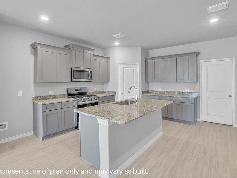 3315 Blue Jay Way — Photo 3