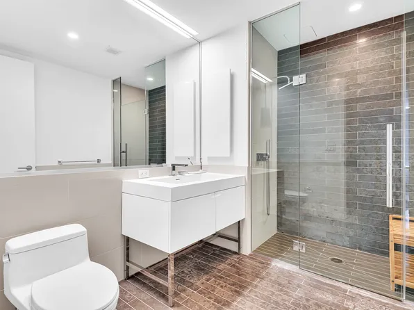 388 Bridge Street image 9 of 23