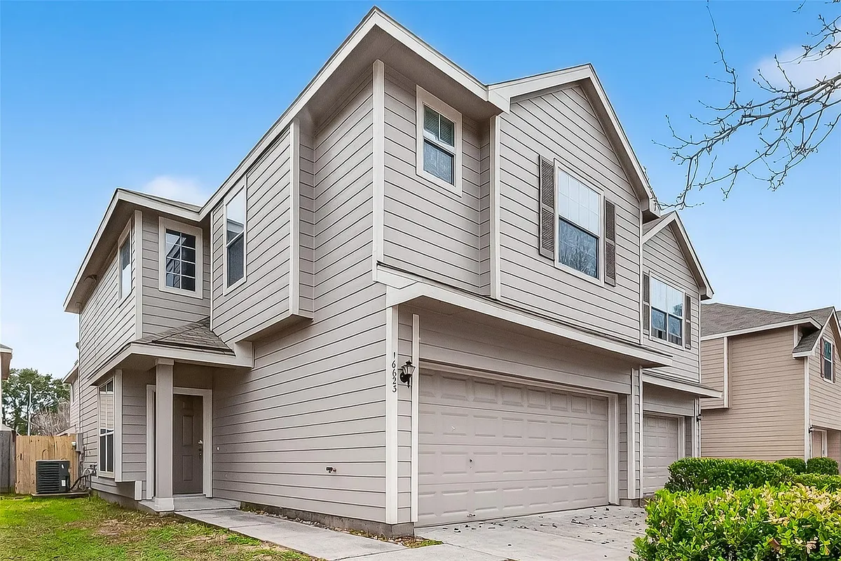 Building Photo - 16623 Newglen Ln