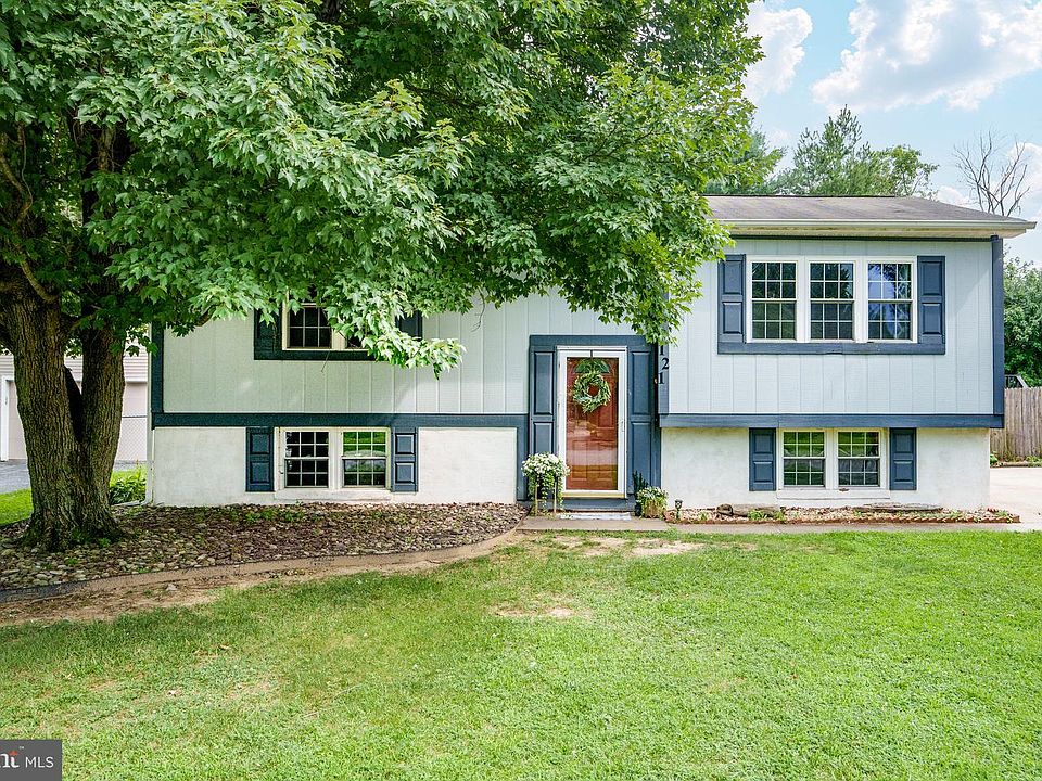 1st image of 121 S Tartan Dr