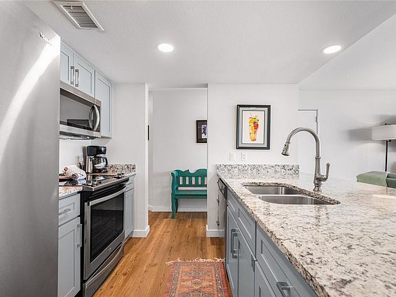 5th image of 800 Sandcastle Dr #430