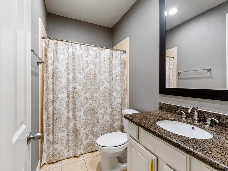 2710 Sherwin St — Photo 25