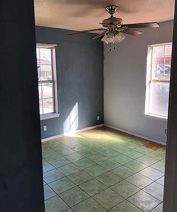 4th image of 3206 Golden Ave