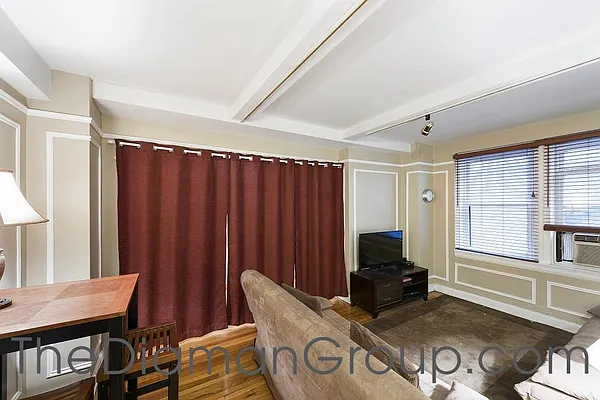 Sold by Diaman Group LLC | media 8
