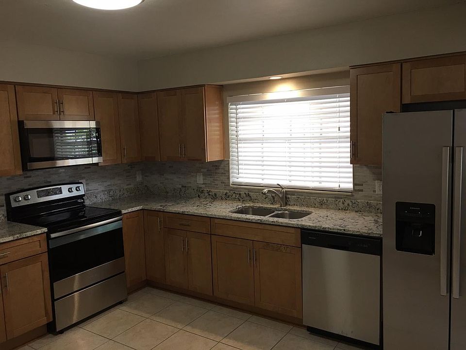 1st image of 309 N Excelda Ave