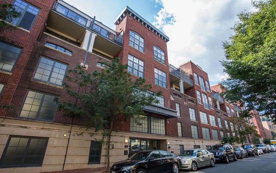 Open and Airy 2 Bedroom Loft in Adams Morgan with Parking! — Photo 3