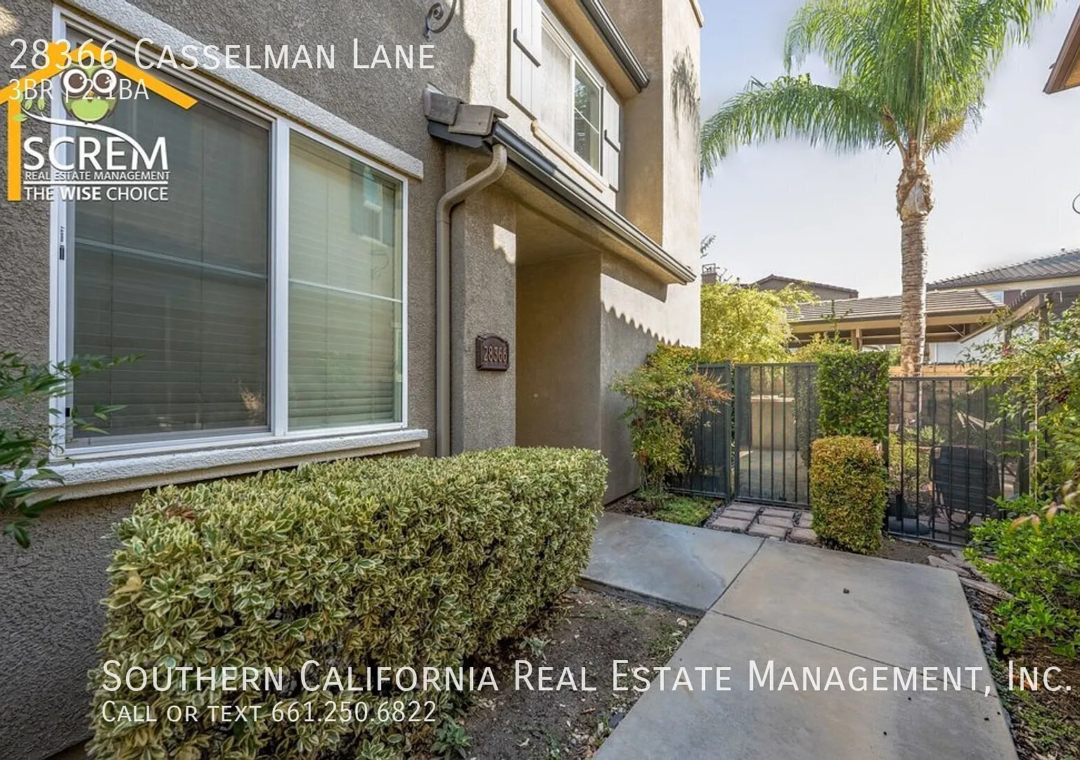 Three Bedroom Townhouse with Entertainer's Patio — Photo 1
