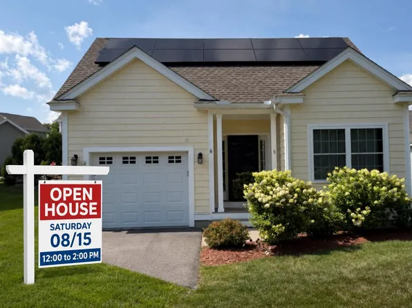 6 Dunstable Circle, Merrimack, NH 03054
