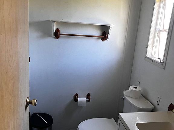5th image of 3149 Wiley Ave