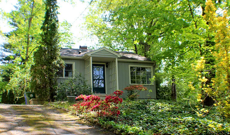 61 King St — Photo 1