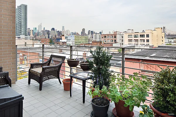 Sold by Modern Spaces | media 1