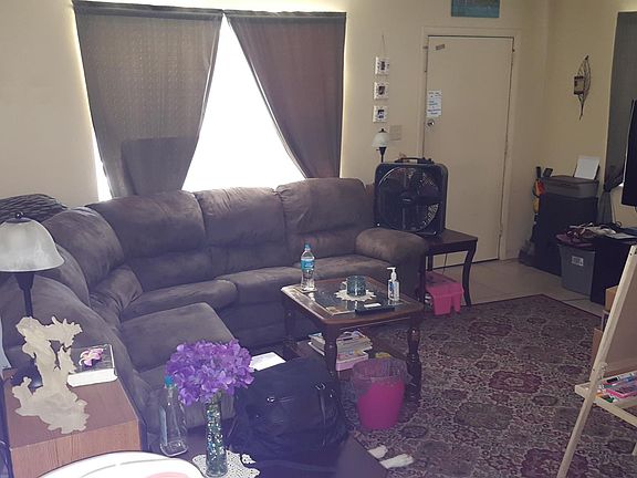 Living room with lots of sunlight