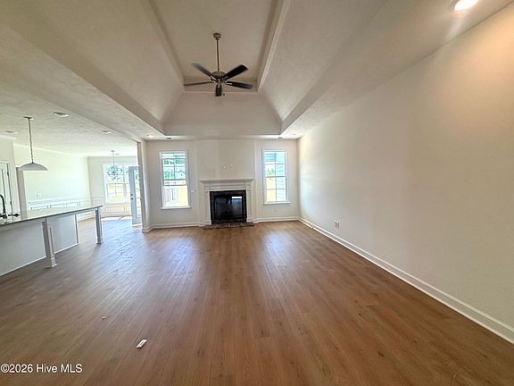 5th image of 633 Lampart Drive