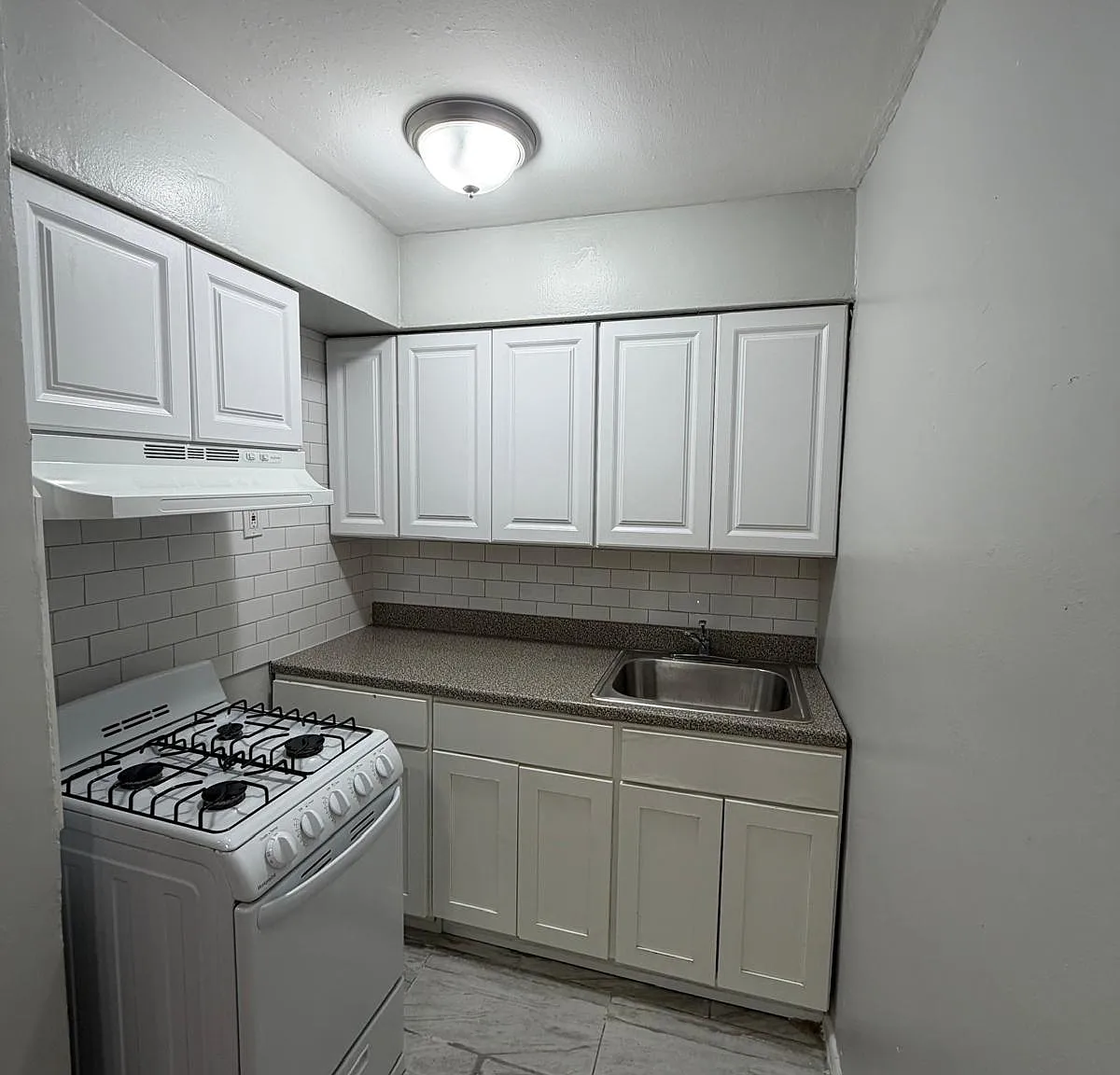 2 bed, 1000 sqft, $1,695 — Photo 1