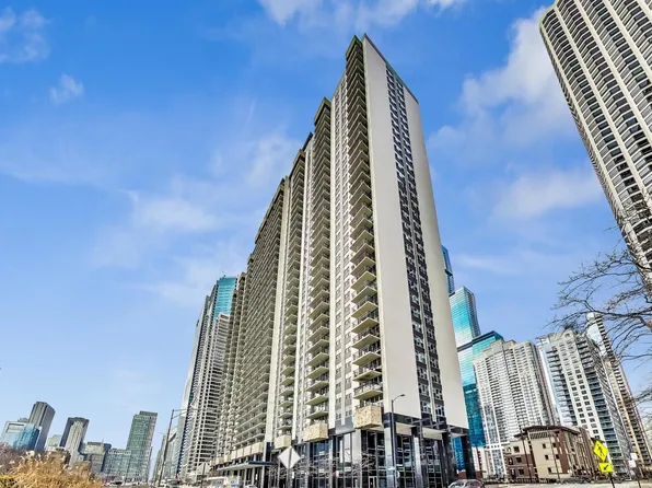 400 E Randolph St APT 2425, Chicago, IL 60601