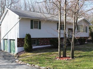 32 Cobblewood Dr, Mount Pocono, PA 18344
