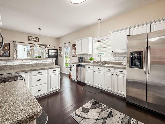5th image of 954 Gray Dr