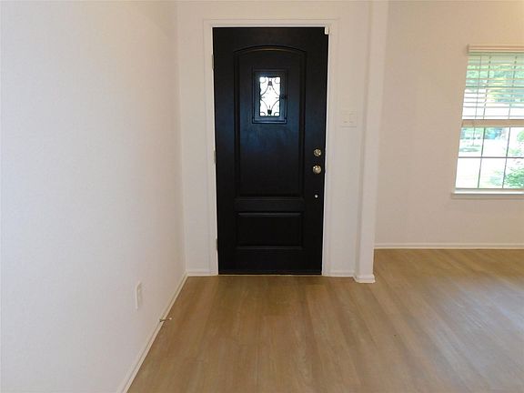 4th image of 6031 Heritage Creek Ln