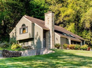 54 Longwood Dr, Galena, IL 61036
