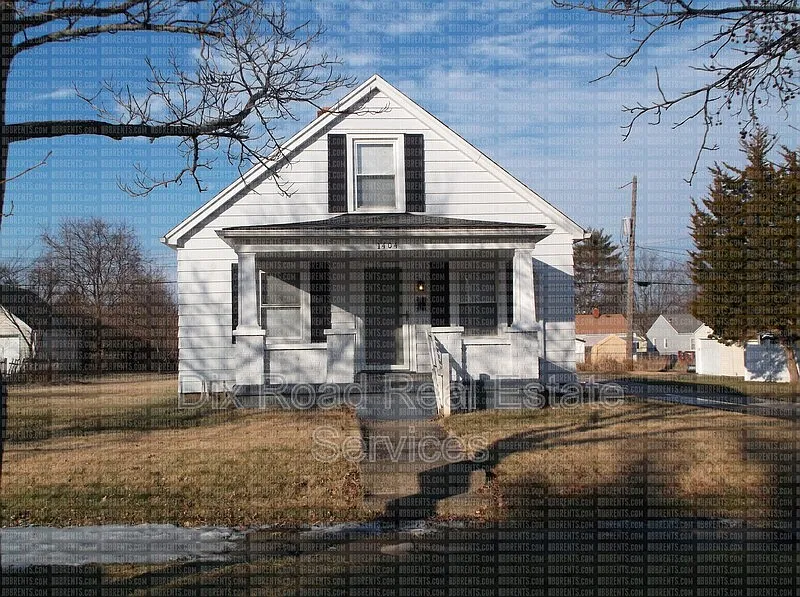 2 bed, 1.0 bath, 874 sqft, $1,095 — Photo 2