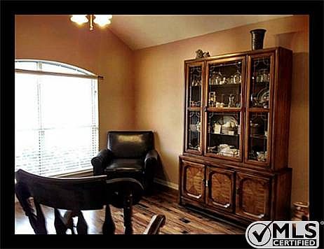 3rd image of 1245 Marchant Pl