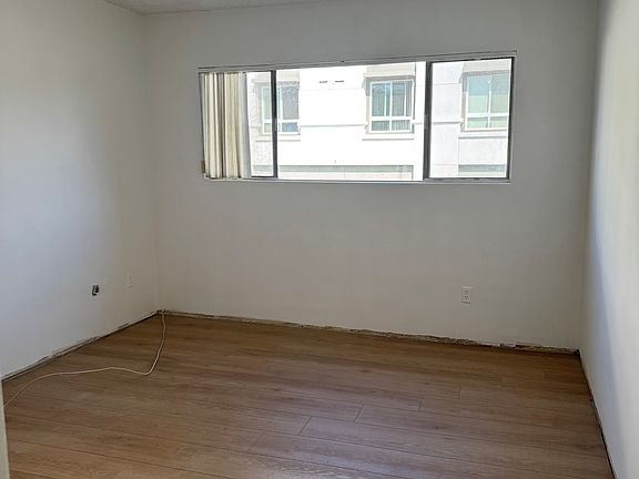 3rd image of 175 N Catalina Ave APT 1