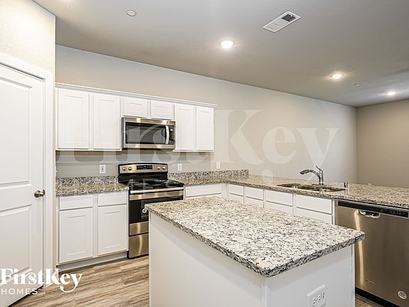 5th image of 604 Sophia Way