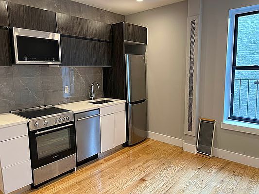 2nd image of 1571 Lexington Ave APT 17