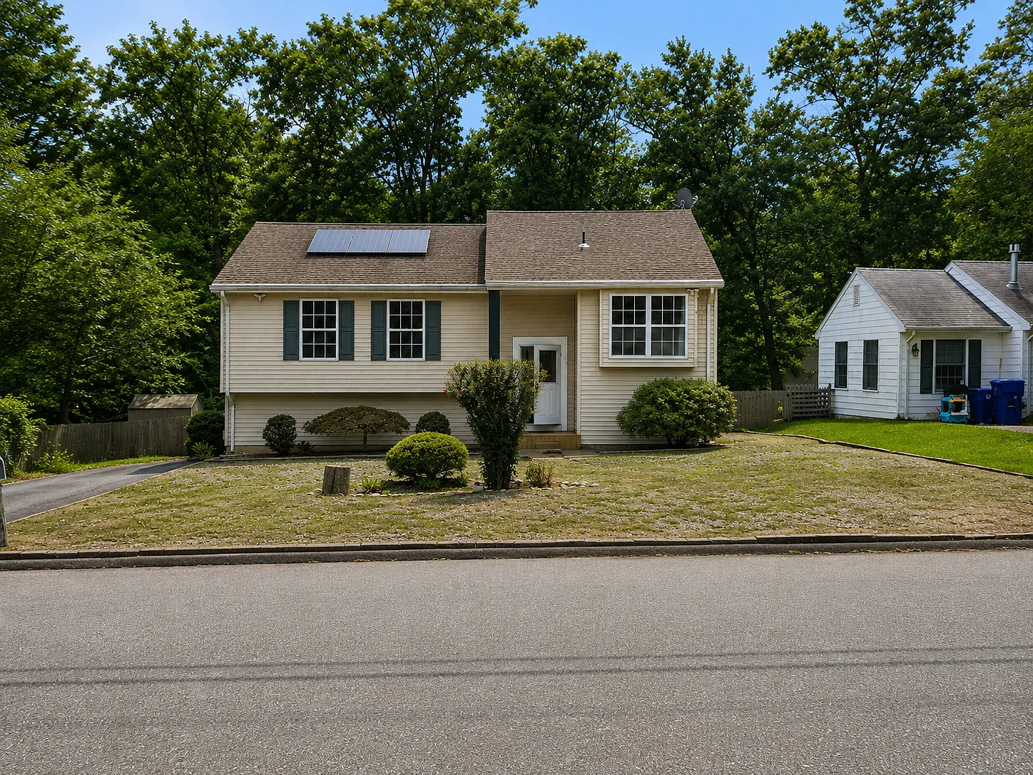 5 bed, 1.5 bath, 1636 sqft, $3,599 — Photo 3