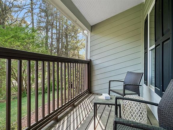 3rd image of 2741 Bentwood Dr