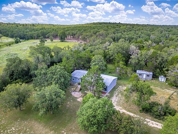 2nd image of 155 Hidden Oaks Loop