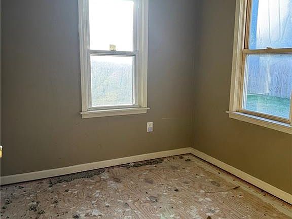 4th image of 714 N Raum St