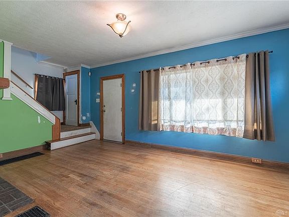 2nd image of 2554 Mundale Ave