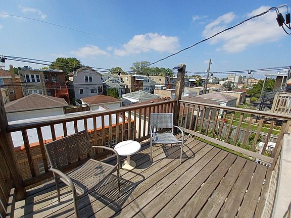 4th image of 5912 N Washtenaw Ave #2