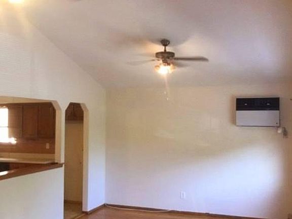 5th image of 70 Redwood Ave