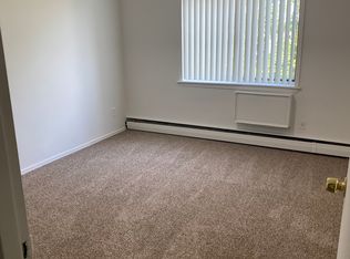 700 Fulton St APT G3, Farmingdale, NY 11735