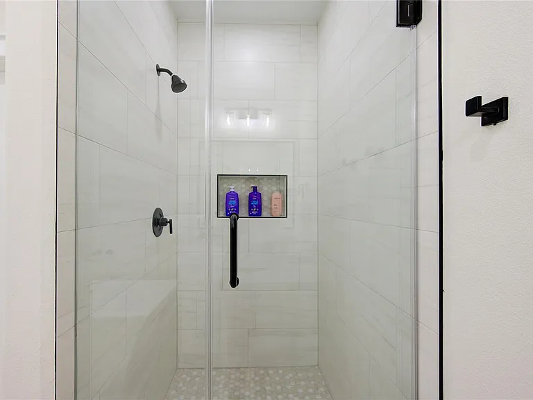 3406 Garapan St #B — Photo 23