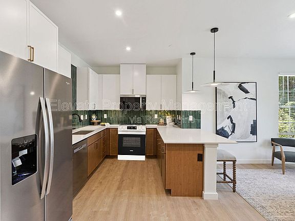 3rd image of 1624 NW 17th St #201