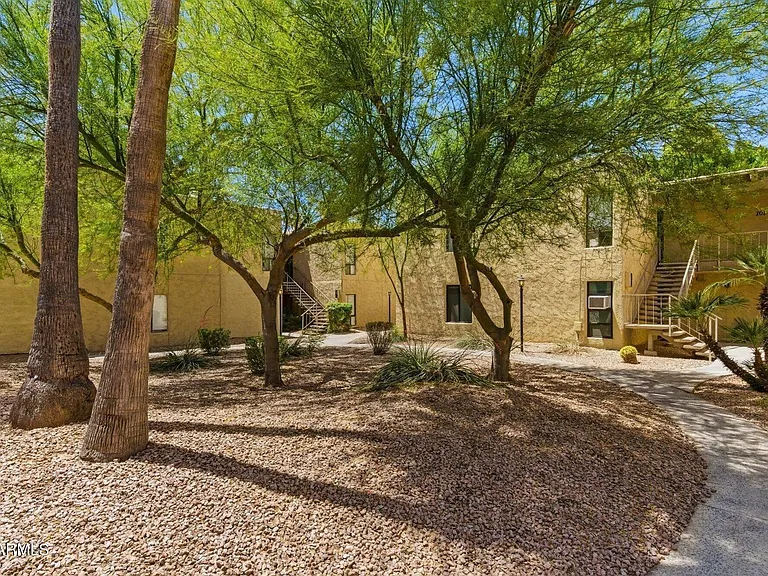 4950 N Miller Rd #100 — Photo 31