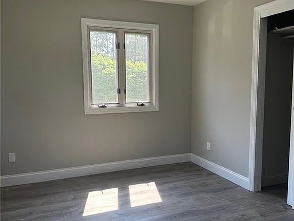 4th image of 6 Flynn Ln Unit 1