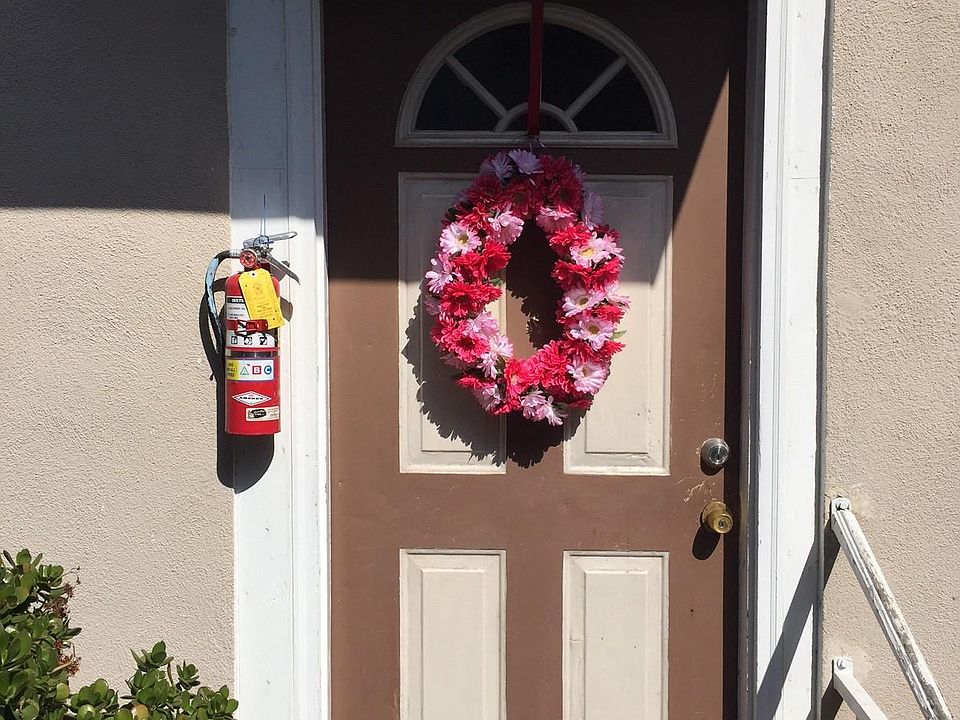 1st image of 2513 Carnegie Ln