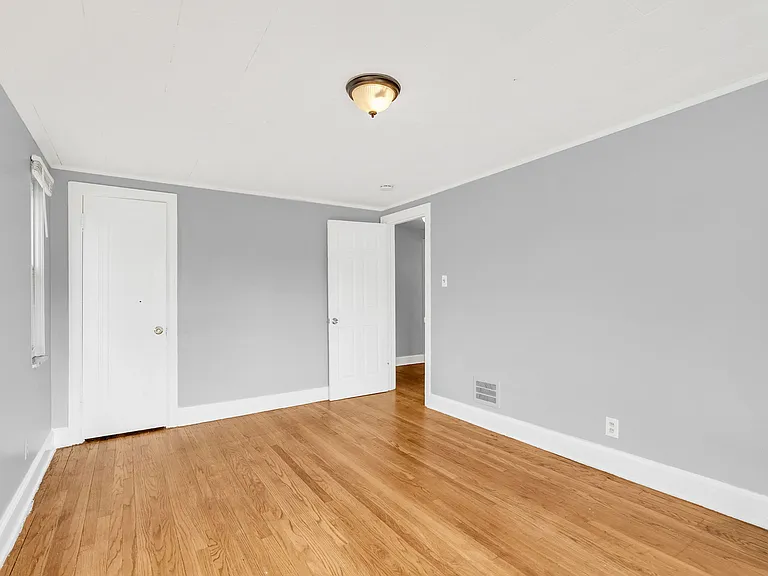 10470 Roxbury St — Photo 20