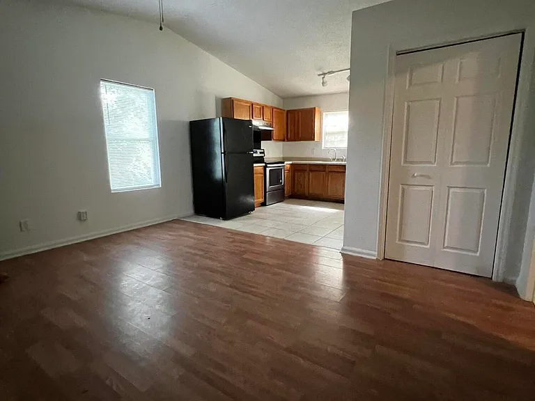 3720 Prices Ln — Photo 3