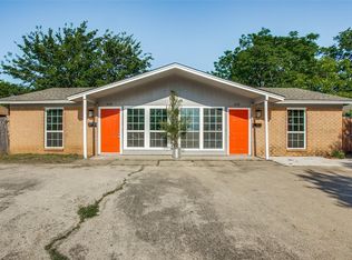 610 N Oak St, Arlington, TX 76011