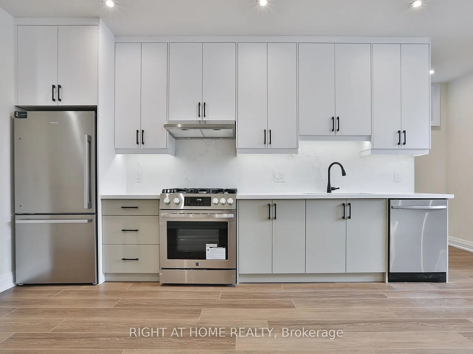 2 bed, $2,500 — Photo 3