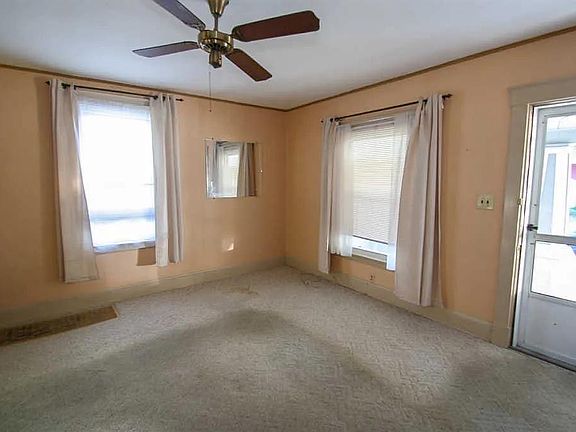 3rd image of 15 21st St