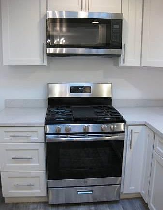 3rd image of 9038 SE 61st St