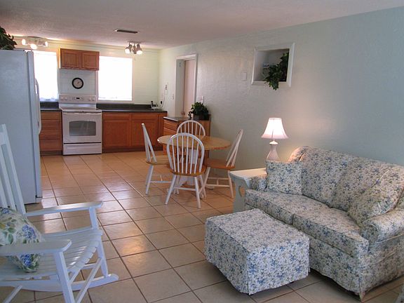 3rd image of 7 Ocean Breeze Cir
