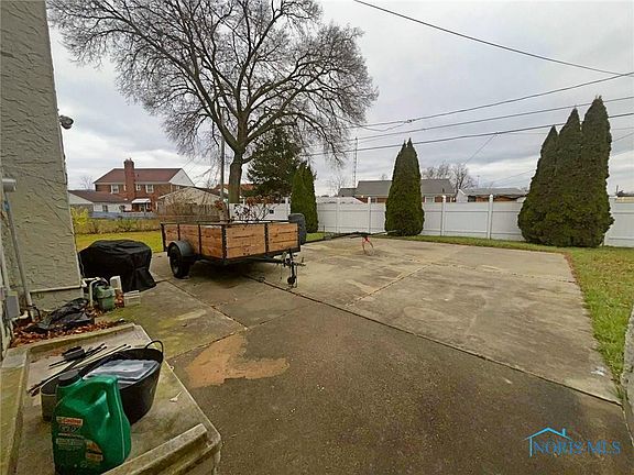 5th image of 1348 Thatcher Dr